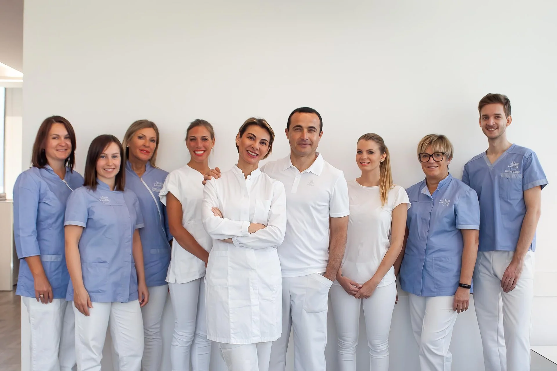 Team, Räume und Behandlungssituation in der Zahnarztpraxis Maia Dentis. Fotografie von Marco Bonatta.