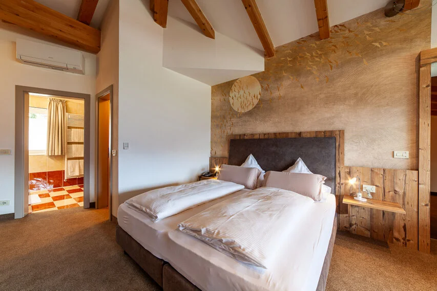 Ausgewählte Hotel- und Architekturfotografie aus Südtirol — fotografiert von Marco Bonatta.