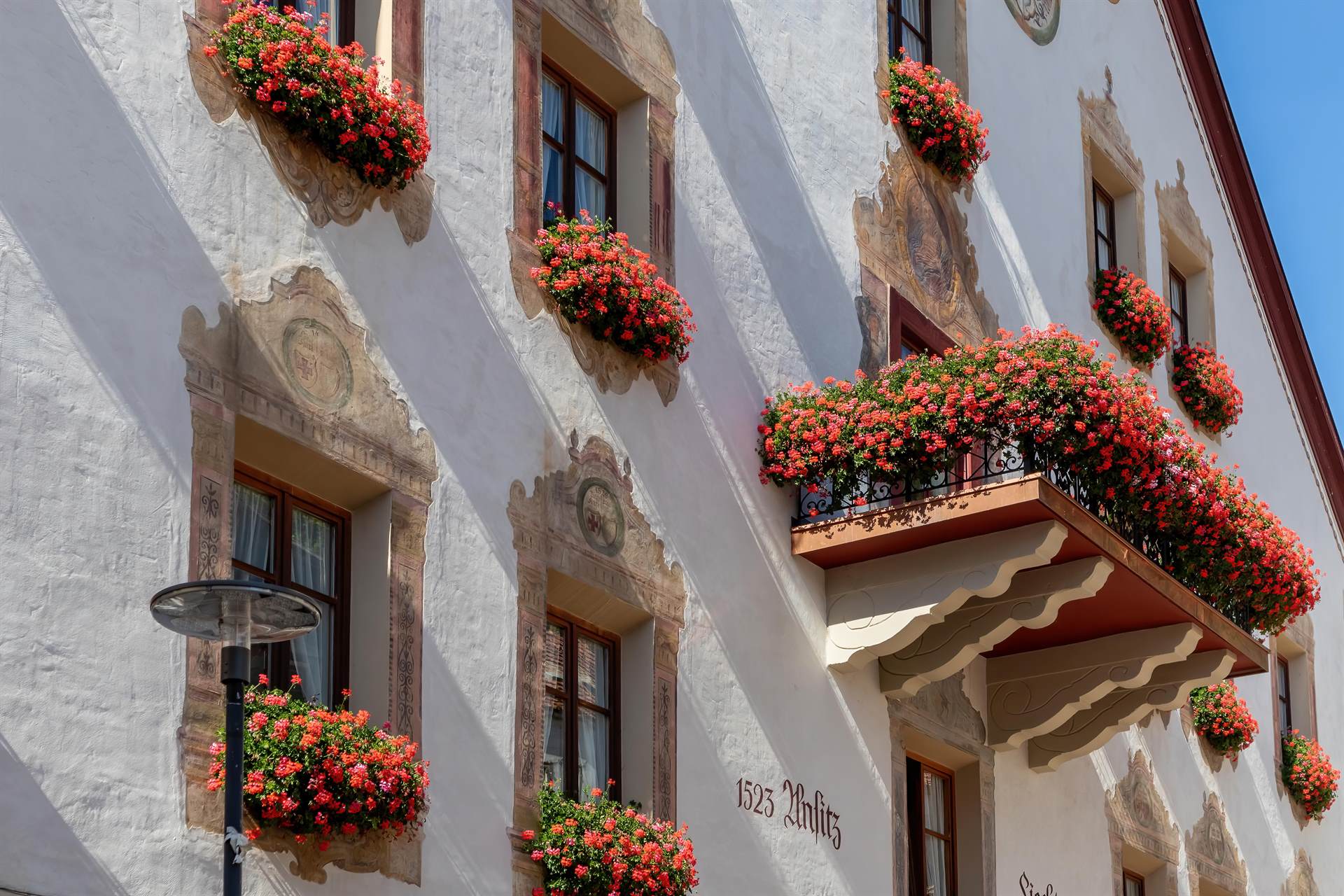 Hotelarchitektur, Innenraum oder Atmosphäre eines Südtiroler Gastbetriebs — fotografiert von Marco Bonatta.