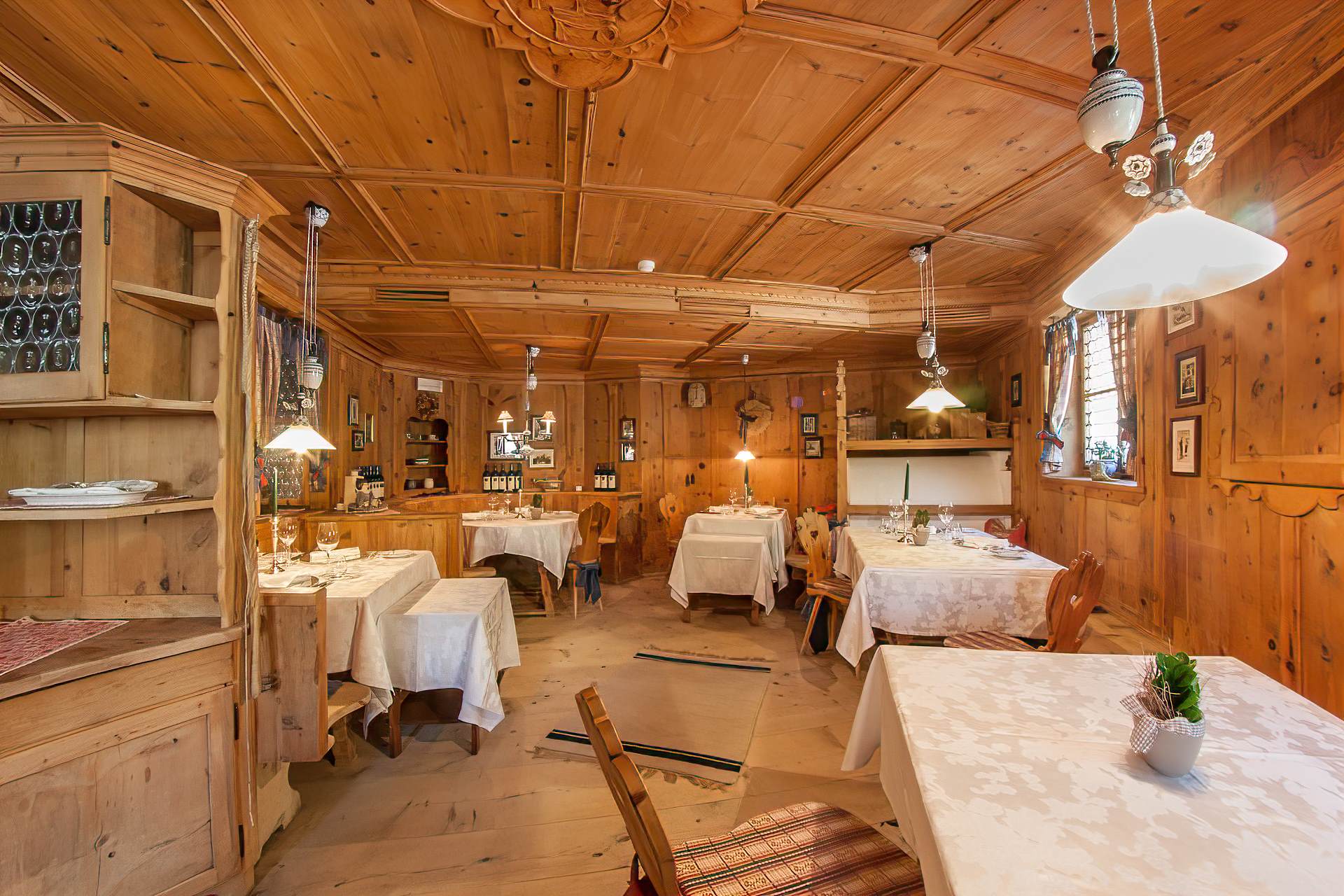 Hotel Alpenroyal in Wolkenstein. Fotografie von Marco Bonatta.