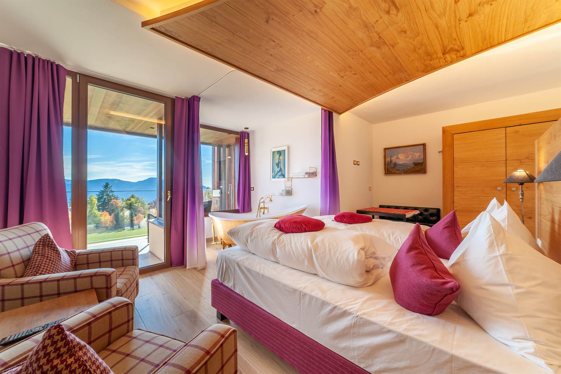 Hotelarchitektur, Innenraum oder Atmosphäre eines Südtiroler Gastbetriebs — fotografiert von Marco Bonatta.