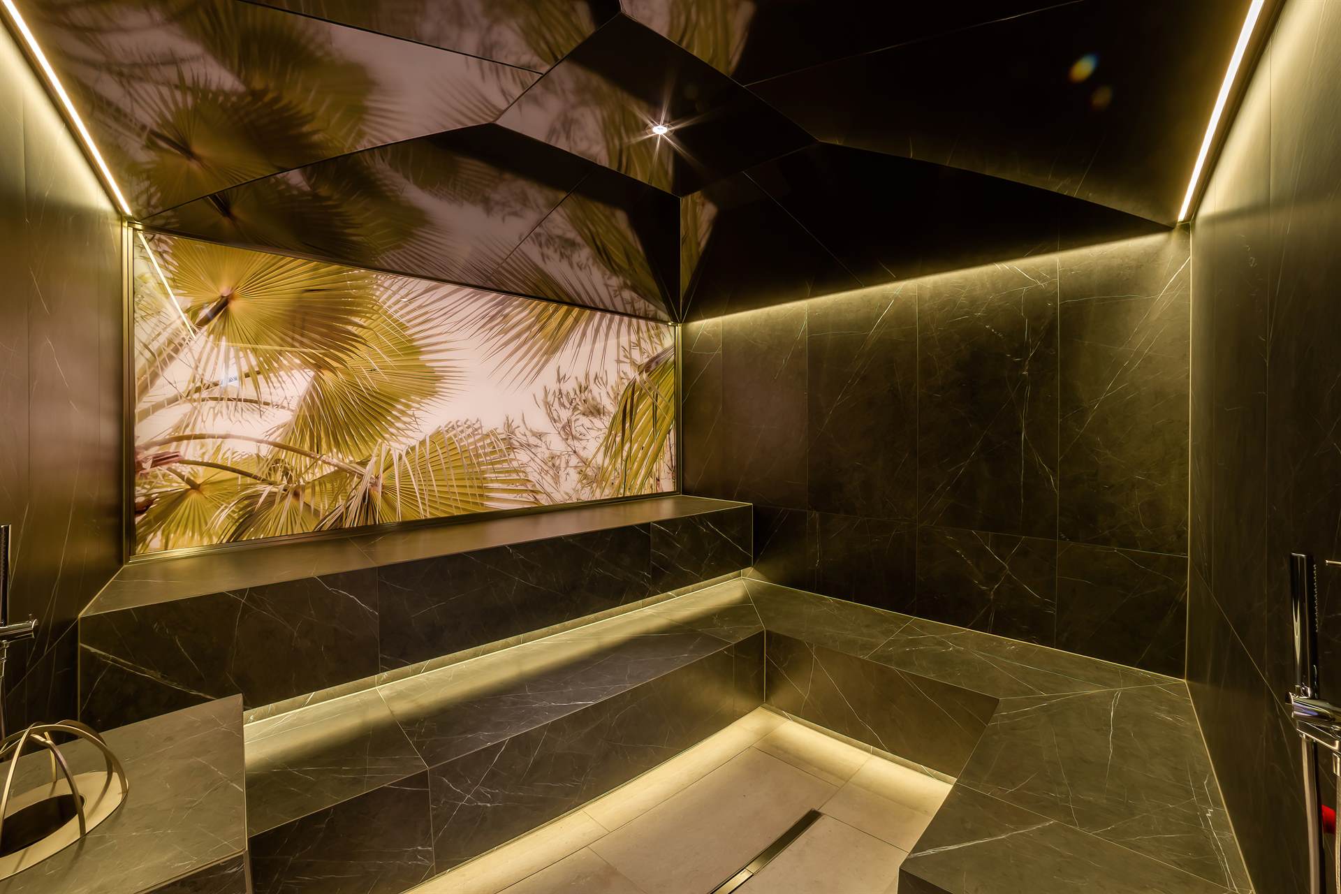 Hotelarchitektur, Innenraum oder Atmosphäre eines Südtiroler Gastbetriebs — fotografiert von Marco Bonatta.