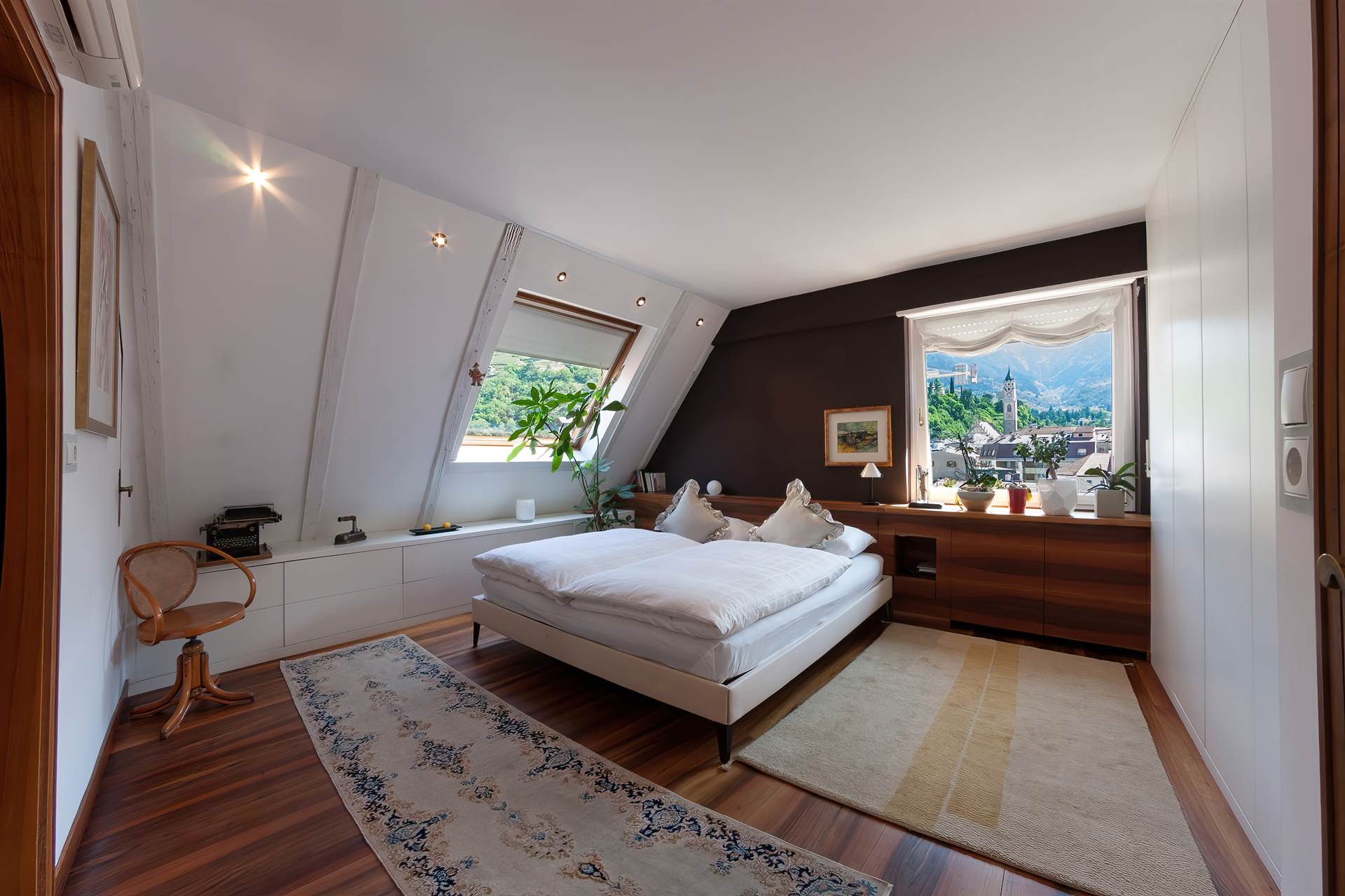 Hotelarchitektur, Innenraum oder Atmosphäre eines Südtiroler Gastbetriebs — fotografiert von Marco Bonatta.