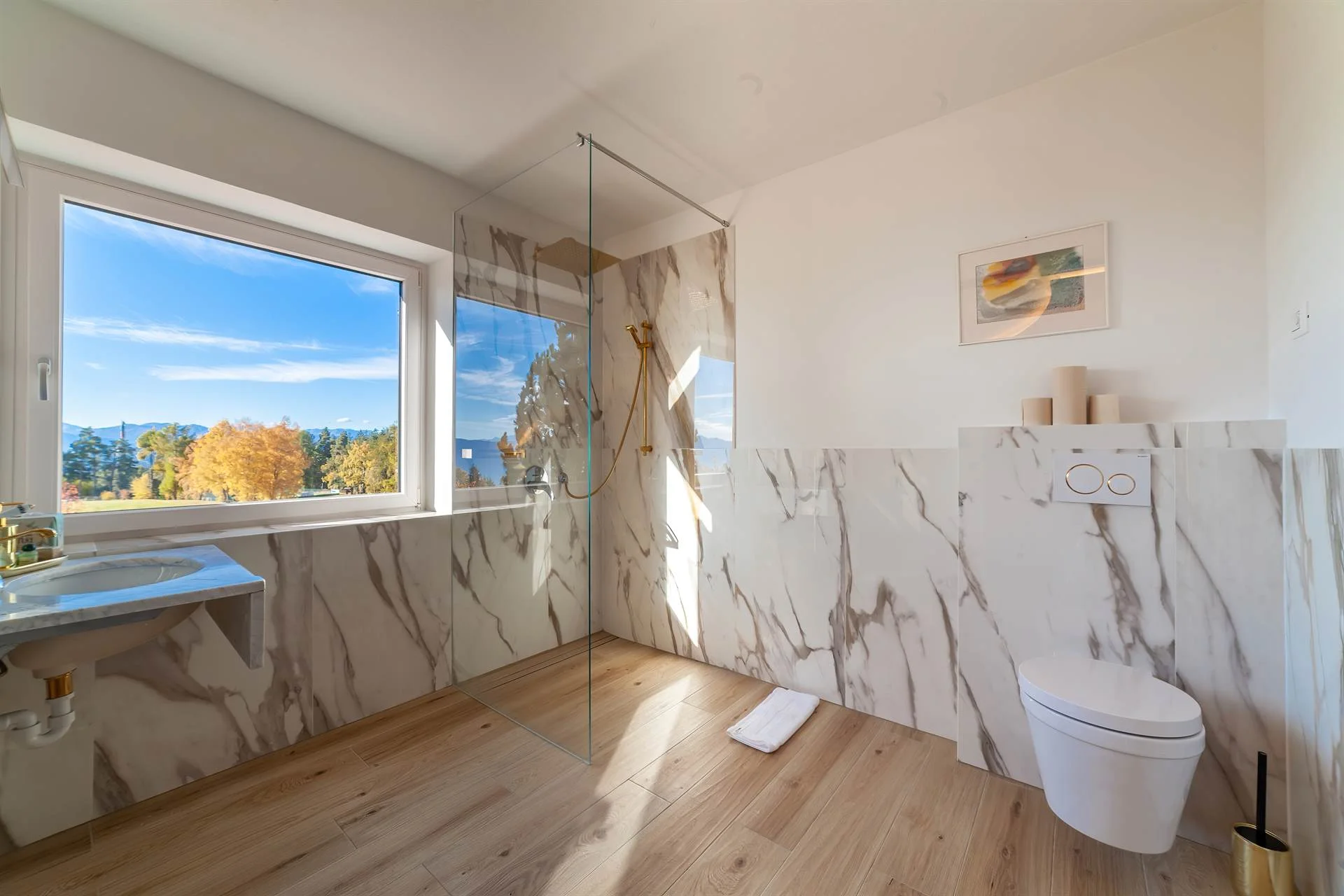 Hotelarchitektur, Innenraum oder Atmosphäre eines Südtiroler Gastbetriebs — fotografiert von Marco Bonatta.