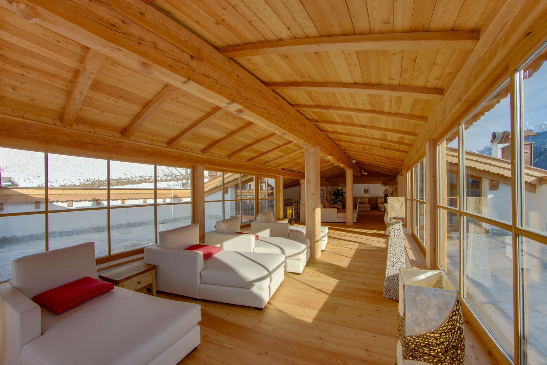Ausgewählte Hotel- und Architekturfotografie aus Südtirol — fotografiert von Marco Bonatta.