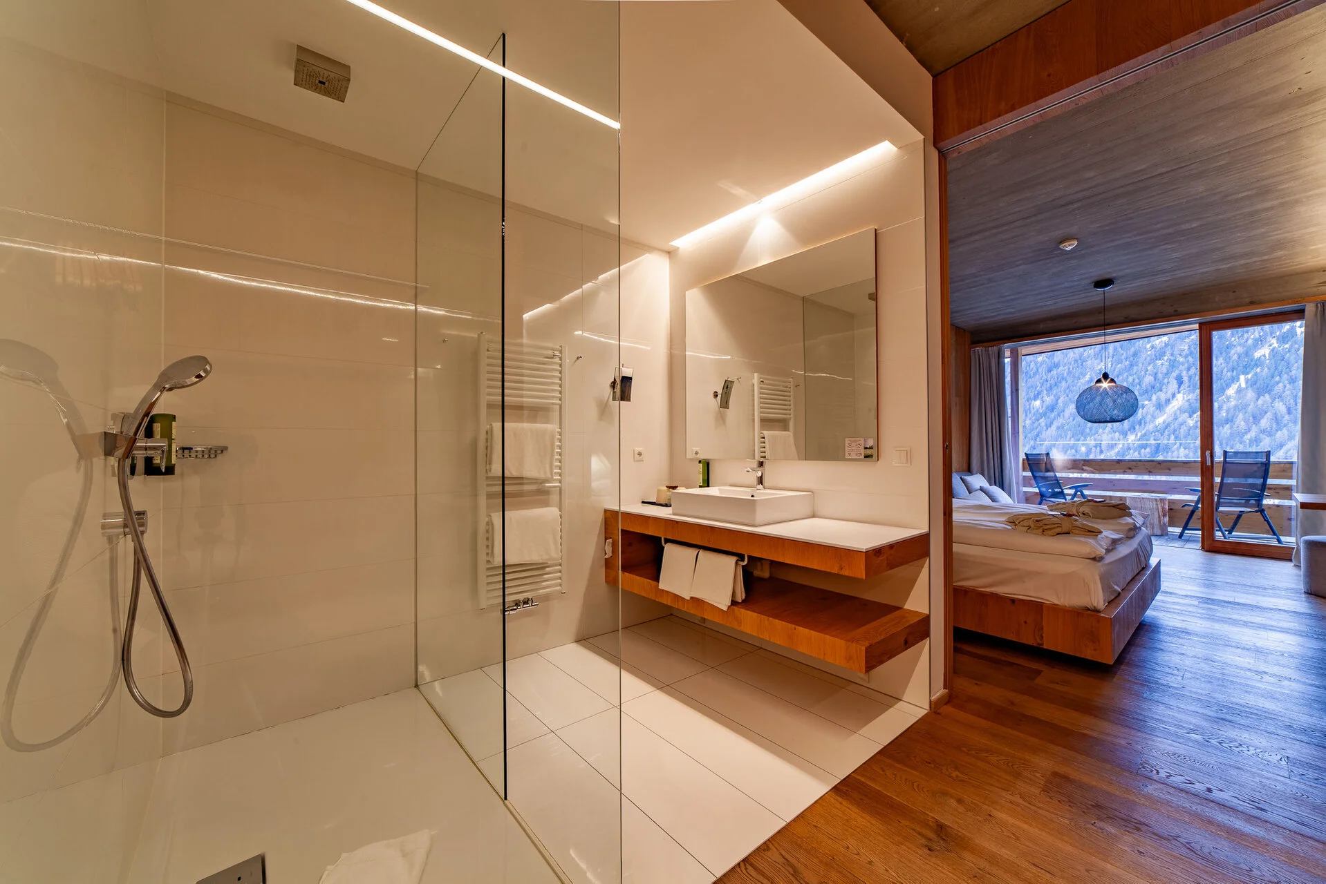 Ausgewählte Hotel- und Architekturfotografie aus Südtirol — fotografiert von Marco Bonatta.